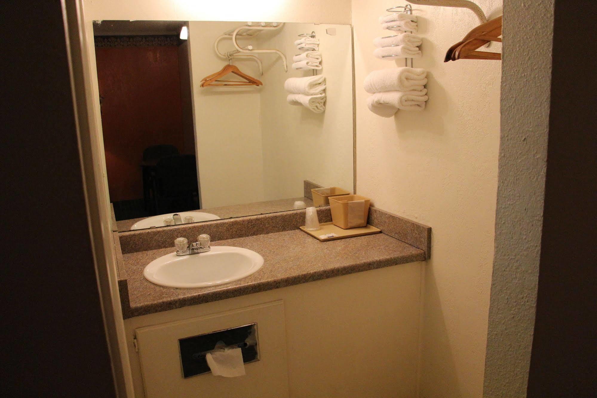 Texinn Motel New Boston Экстерьер фото